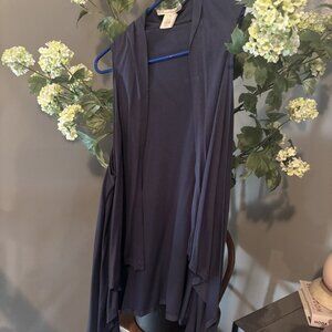 Do Everything In Love blue lightweight vest, flowy, one size